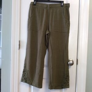 Rafaella Womens Olive Green Capris W/Subtle Texture M Lace Detail Granola Girl